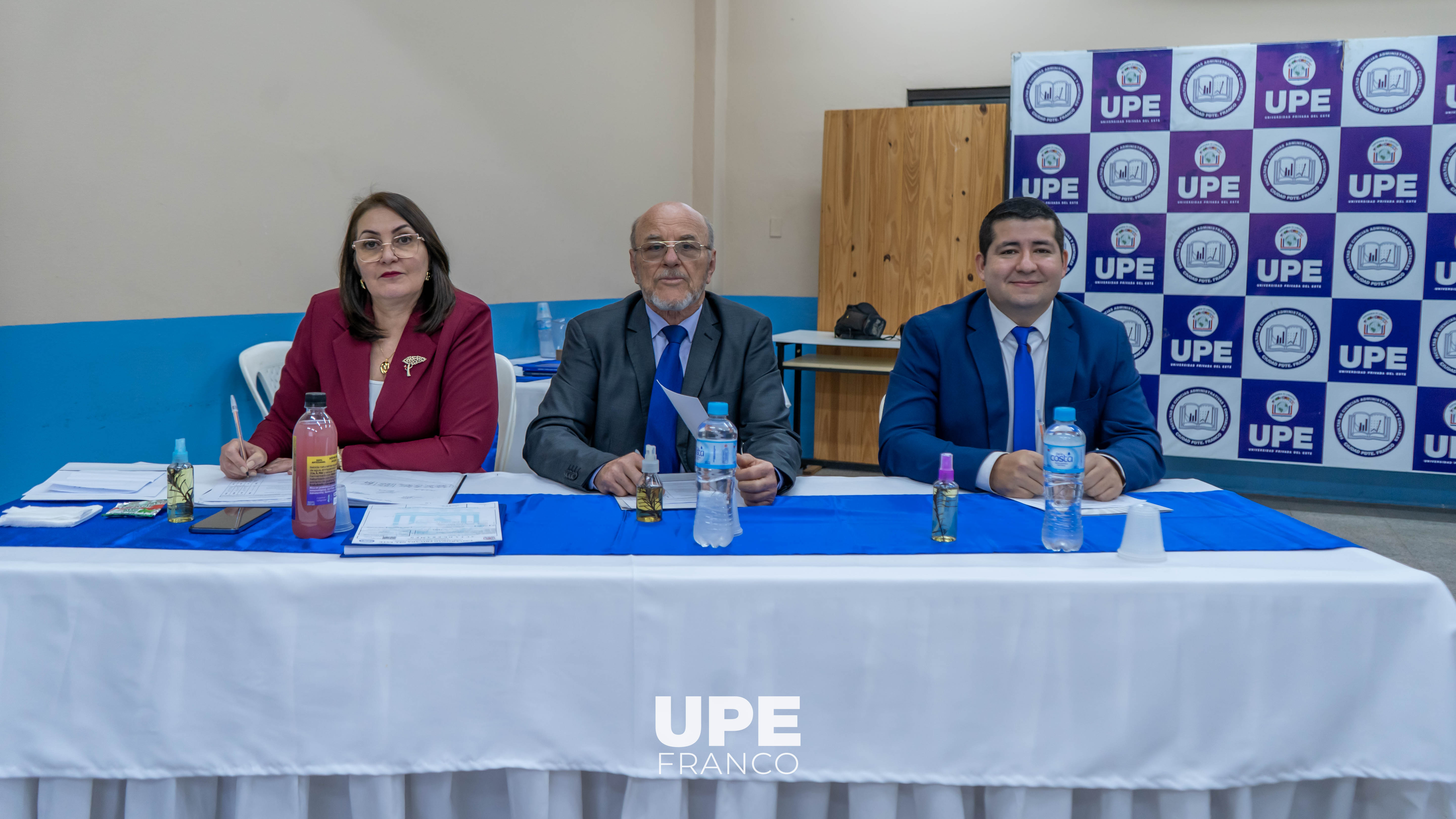 Administración de Empresas realizó defensa de Trabajo Final de Grado